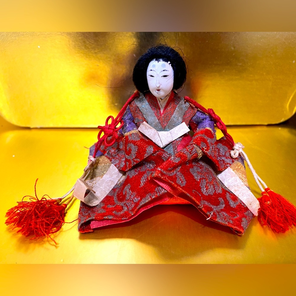 JAPANESE HINAMATSURI VINTAGE COLLECTIBLE DOLL FIGURE APPROX 4” - Picture 12 of 16